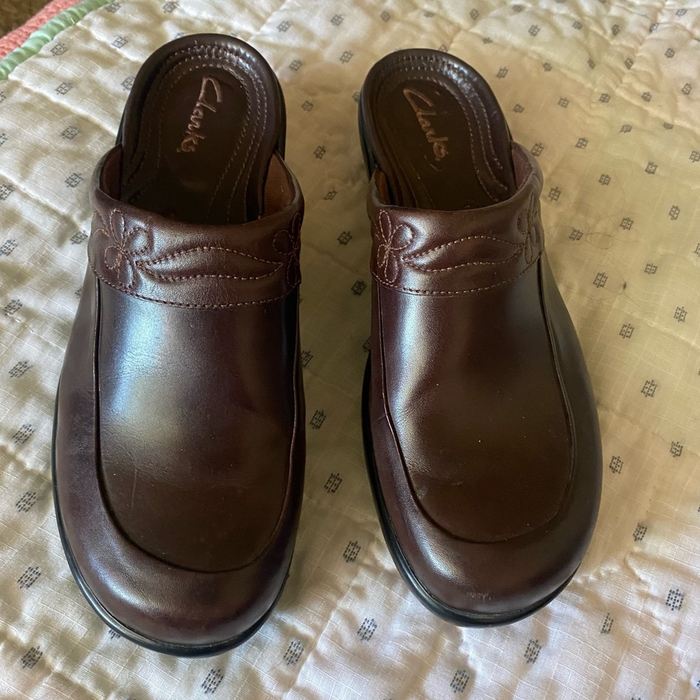 Clarks Leather Mules. Women’s size 8 . New never worn.